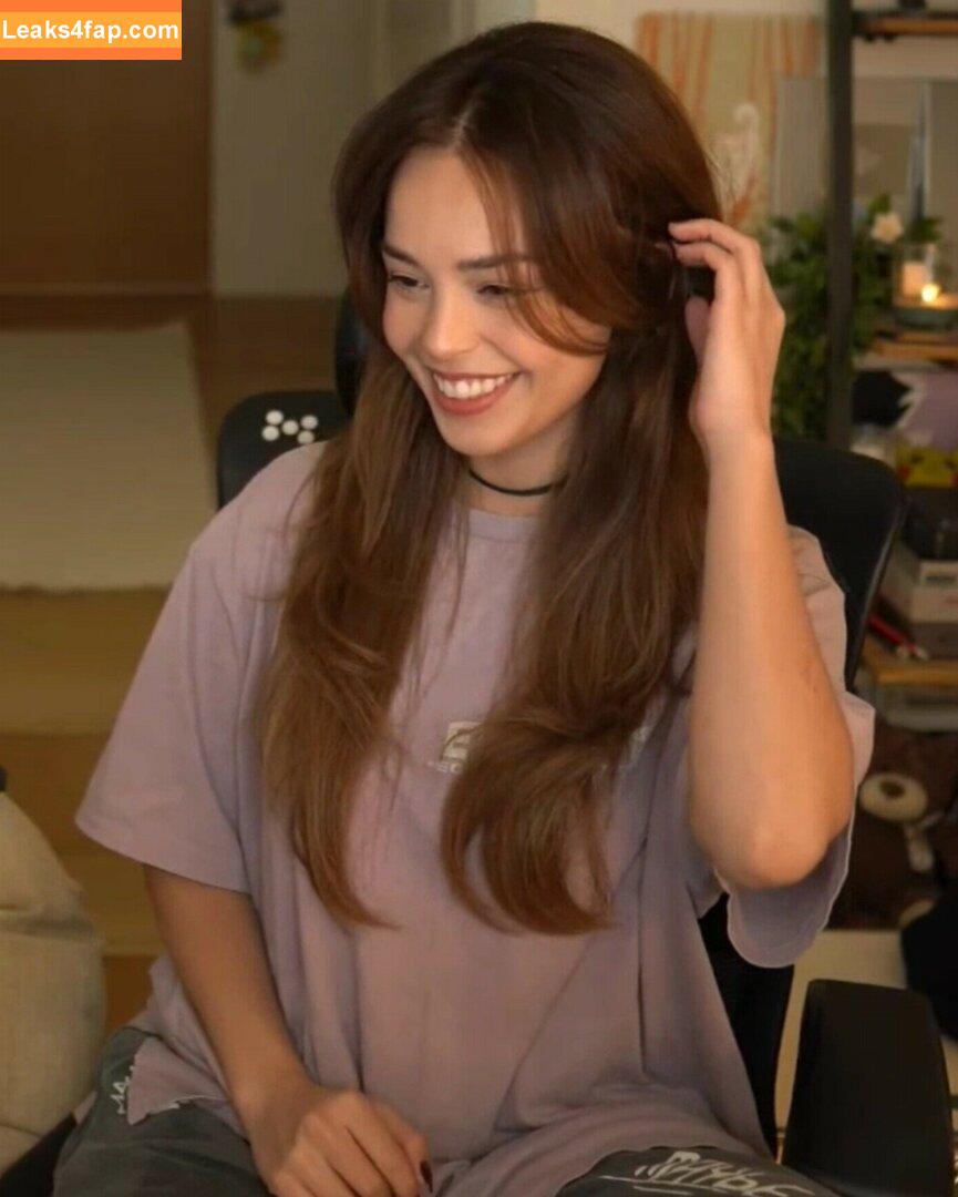 Valkyrae /  leaked photo photo #0973