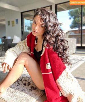 Valkyrae photo #2010
