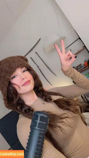 Valkyrae photo #2046