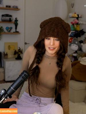 Valkyrae photo #2048