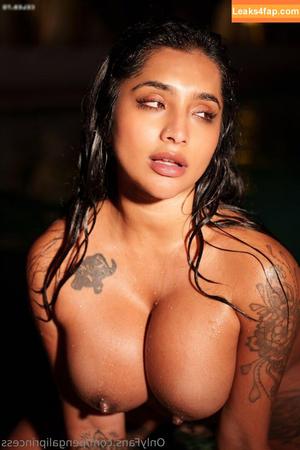 Yasmina Khan photo #0007