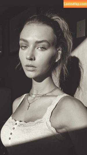 Rachel Cook photo #0057