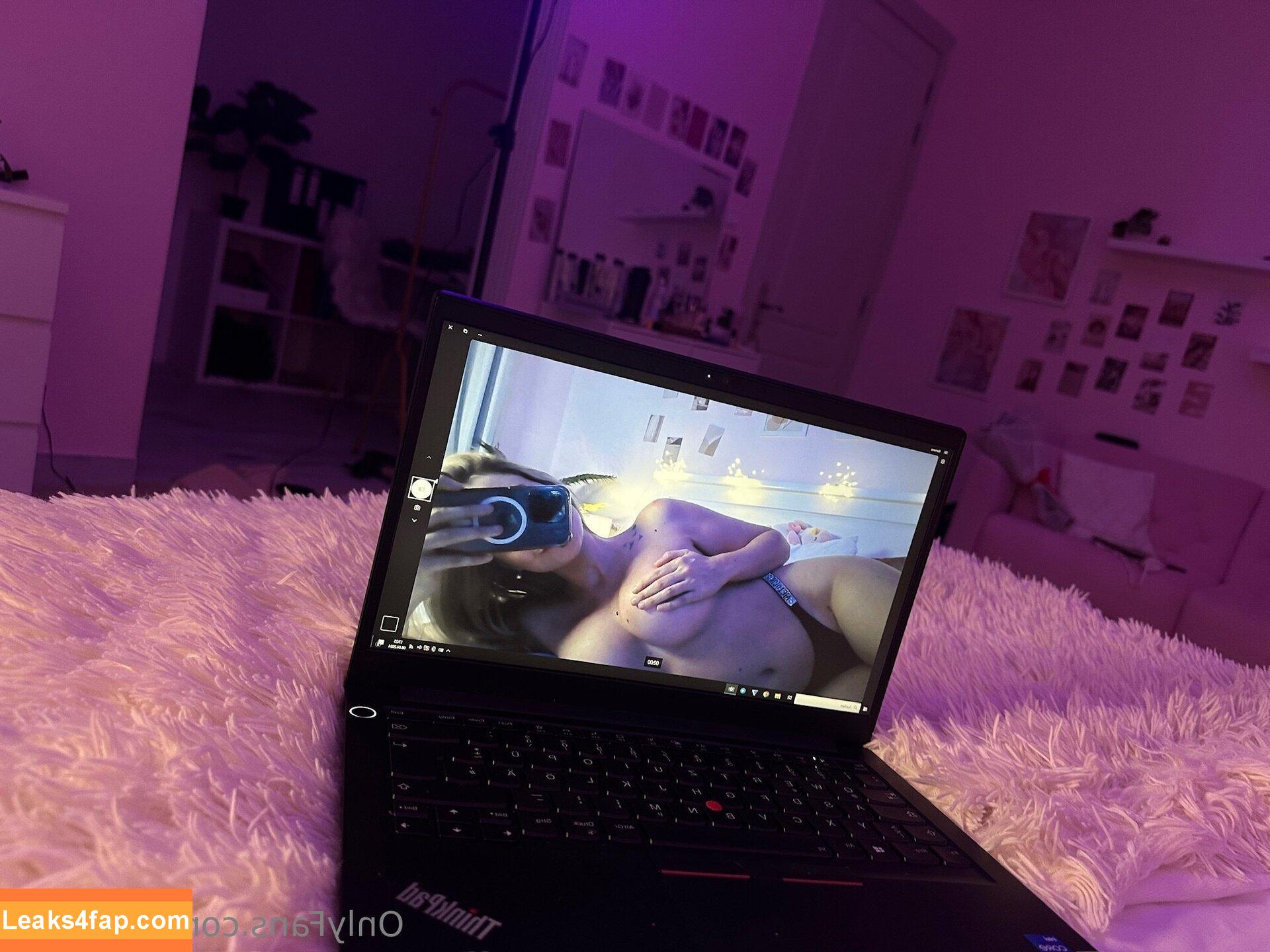 Lara.Lane / its.laralane leaked photo photo #0027