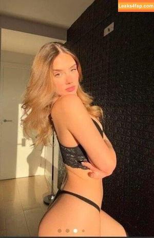 Lia Sikora photo #0004