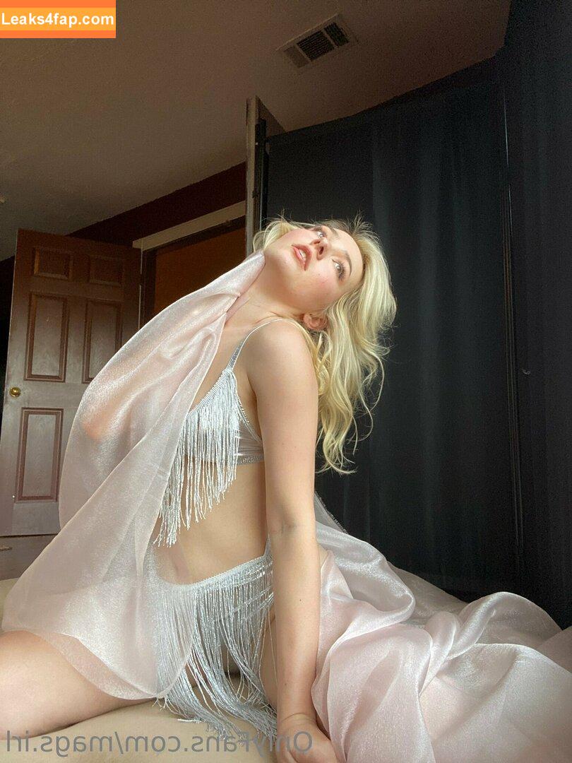 OMGCosplay / Mags.IRL / magsgonewild leaked photo photo #0022