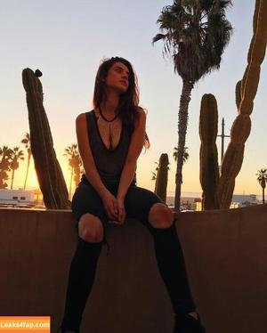 Sarah Curr photo #0011