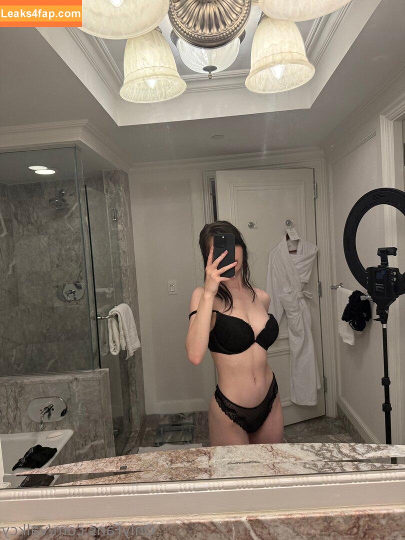 valkcy / valkcy_ leaked photo photo #0038
