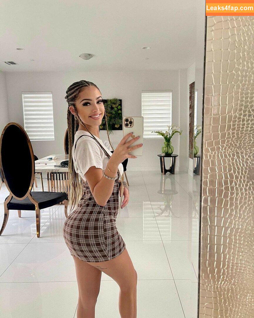 Malu Trevejo / malutrevejo / malutrevejo15 / malutrevejo18 leaked photo photo #0036