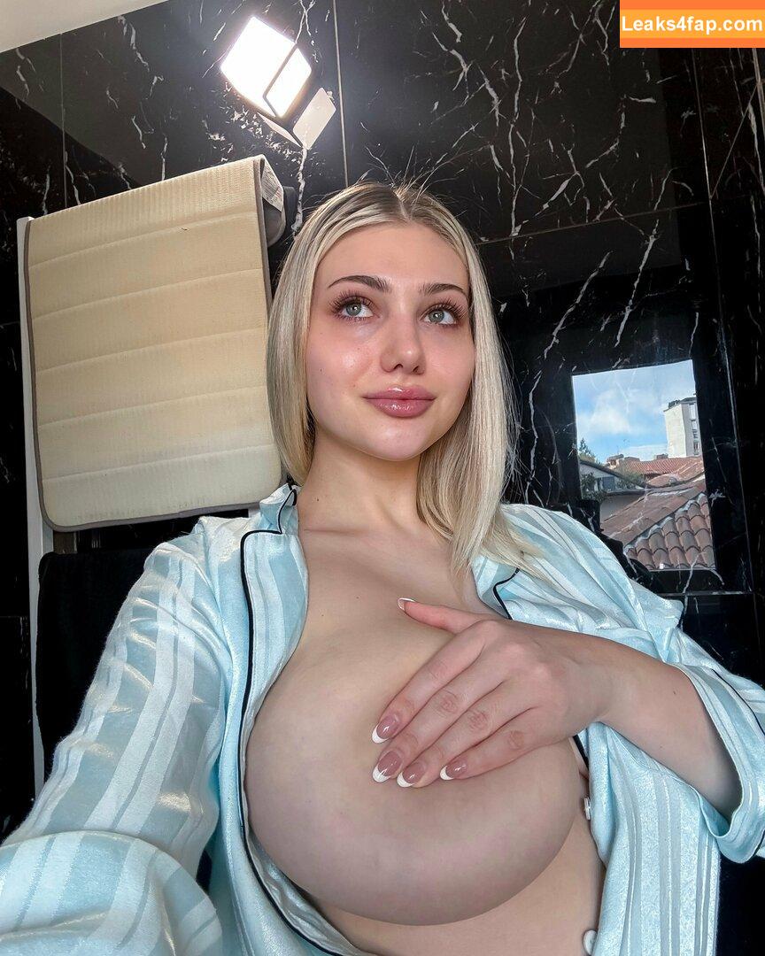 andreeamaresof / blackwidof leaked photo photo #0014