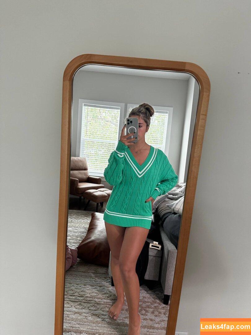 Corina_907 / Corinna Layton / lilredwonderrland leaked photo photo #0003