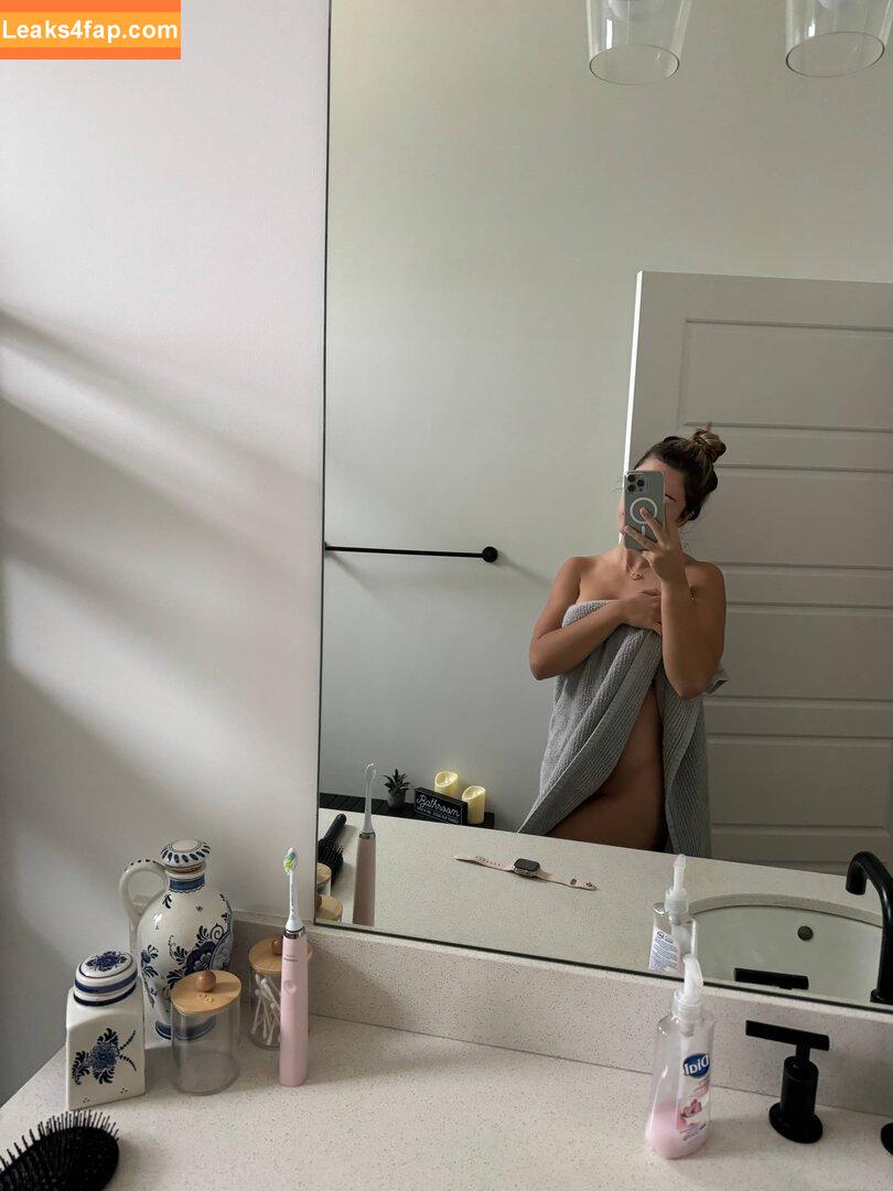Corina_907 / Corinna Layton / lilredwonderrland leaked photo photo #0008