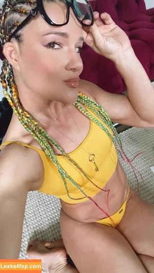 Felice Herrig photo #0020
