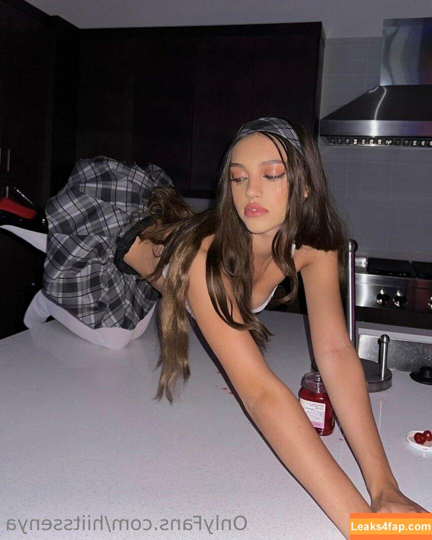 hiitssenya / senyamarin leaked photo photo #0014