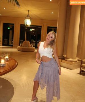 Katie Sigmond photo #0003