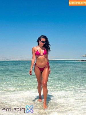Nicole Dobrikov photo #0007
