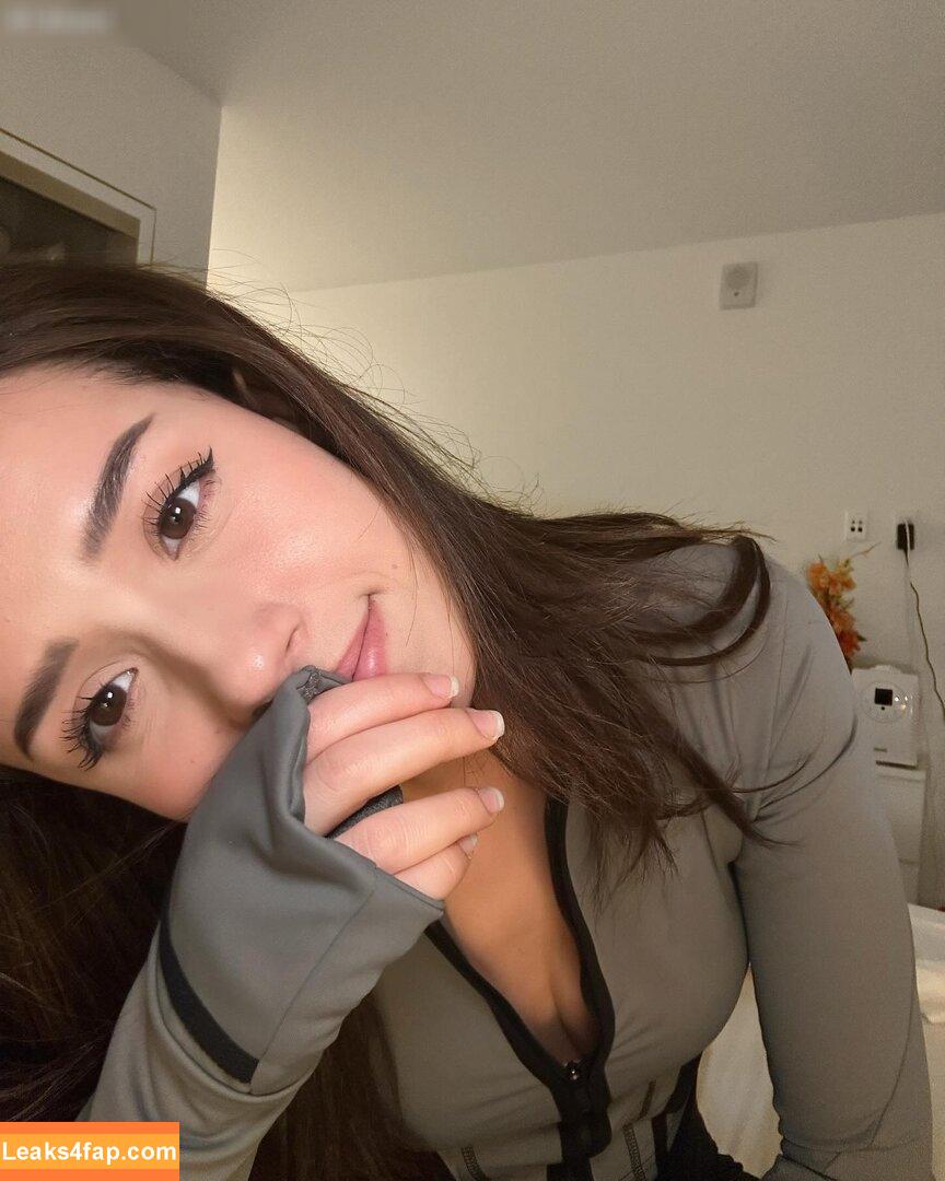 Pokimane / pokimanelol / pokinaneonlyfan слитое фото фото #0096