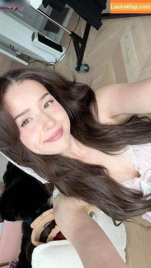 Pokimane photo #0021