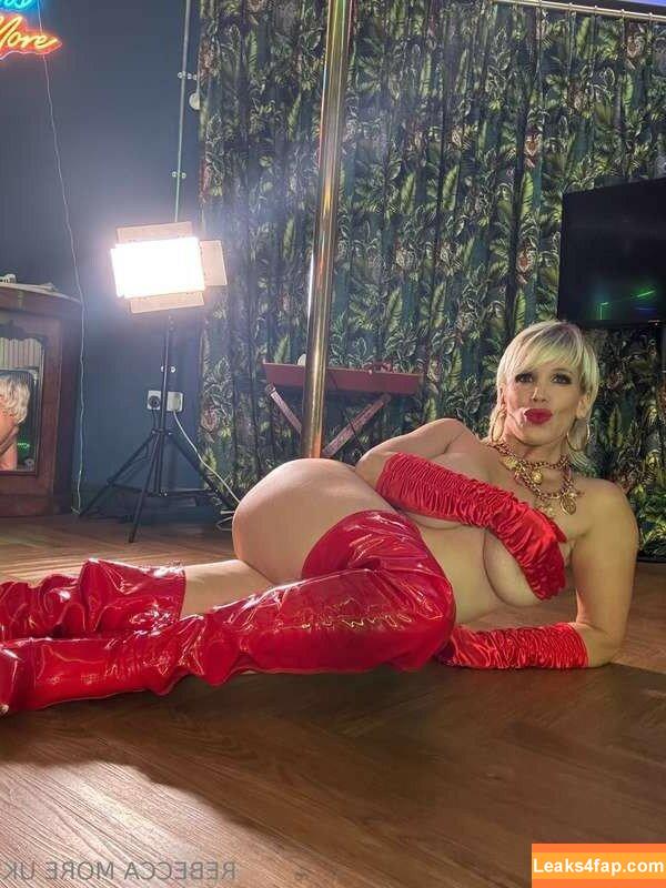 Rebecca More / Rebecca Moore / https: / more_milf / queen0ftheeast leaked photo photo #0191