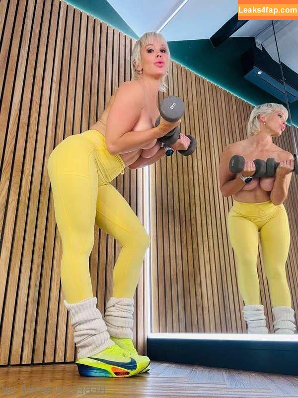 Rebecca More / Rebecca Moore / https: / more_milf / queen0ftheeast leaked photo photo #0211