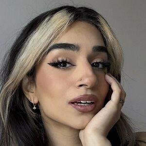 Saira Rose photo #0002