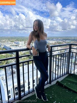 woahhvicky photo #0001