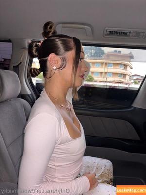 woahhvicky photo #0019