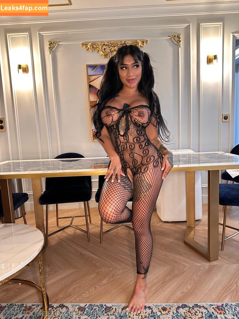 Yasmina Khan /  leaked photo photo #0007