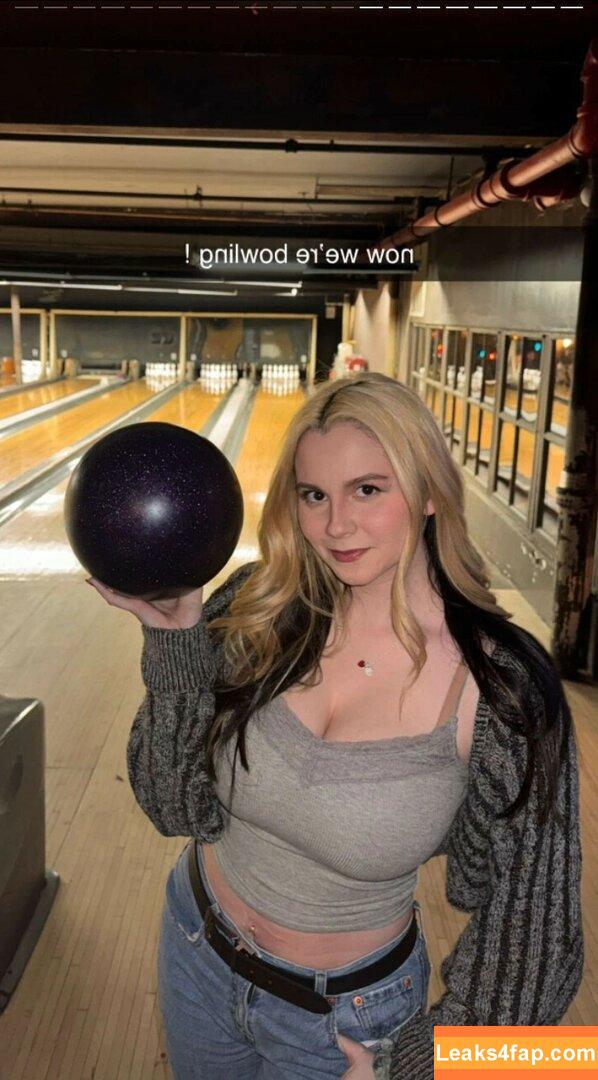 yellz0 / Yellz1 / bigtittygothegg / yellz leaked photo photo #0061