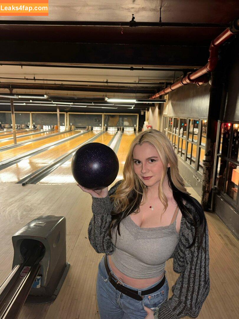 yellz0 / Yellz1 / bigtittygothegg / yellz leaked photo photo #0078