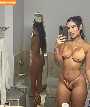 Angie Varona photo #0236