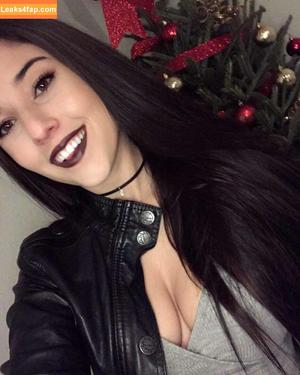 Angie Varona photo #0569