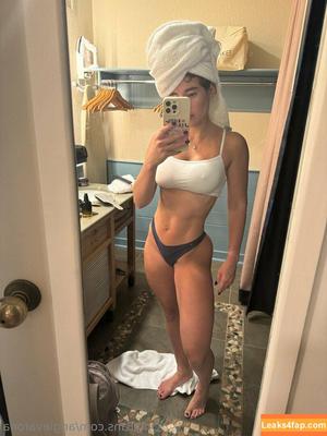 Angie Varona photo #0585