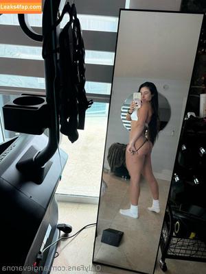 Angie Varona photo #0587