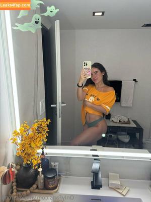 Angie Varona photo #0604