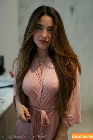 Angie Varona photo #0608