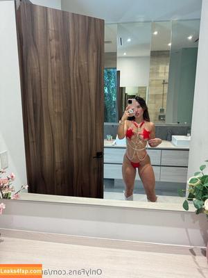 Angie Varona фото #0709