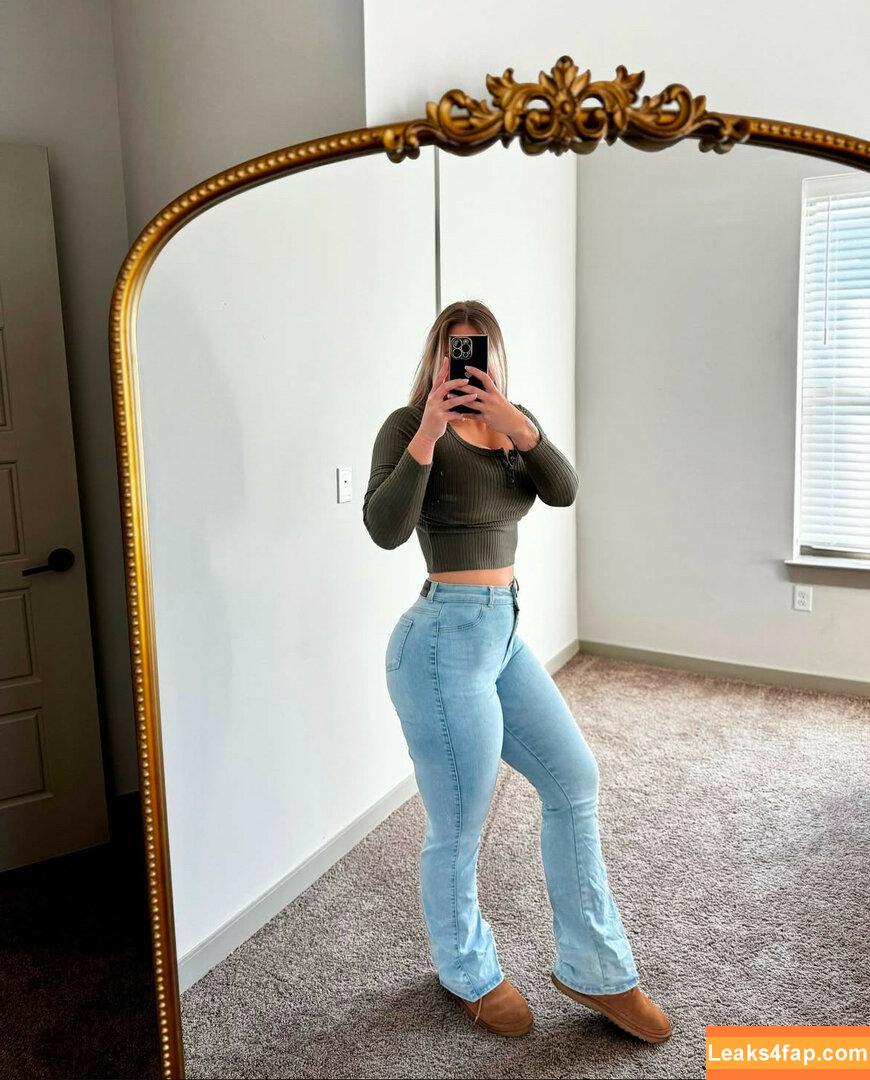 fitlifewith.em /  leaked photo photo #0005