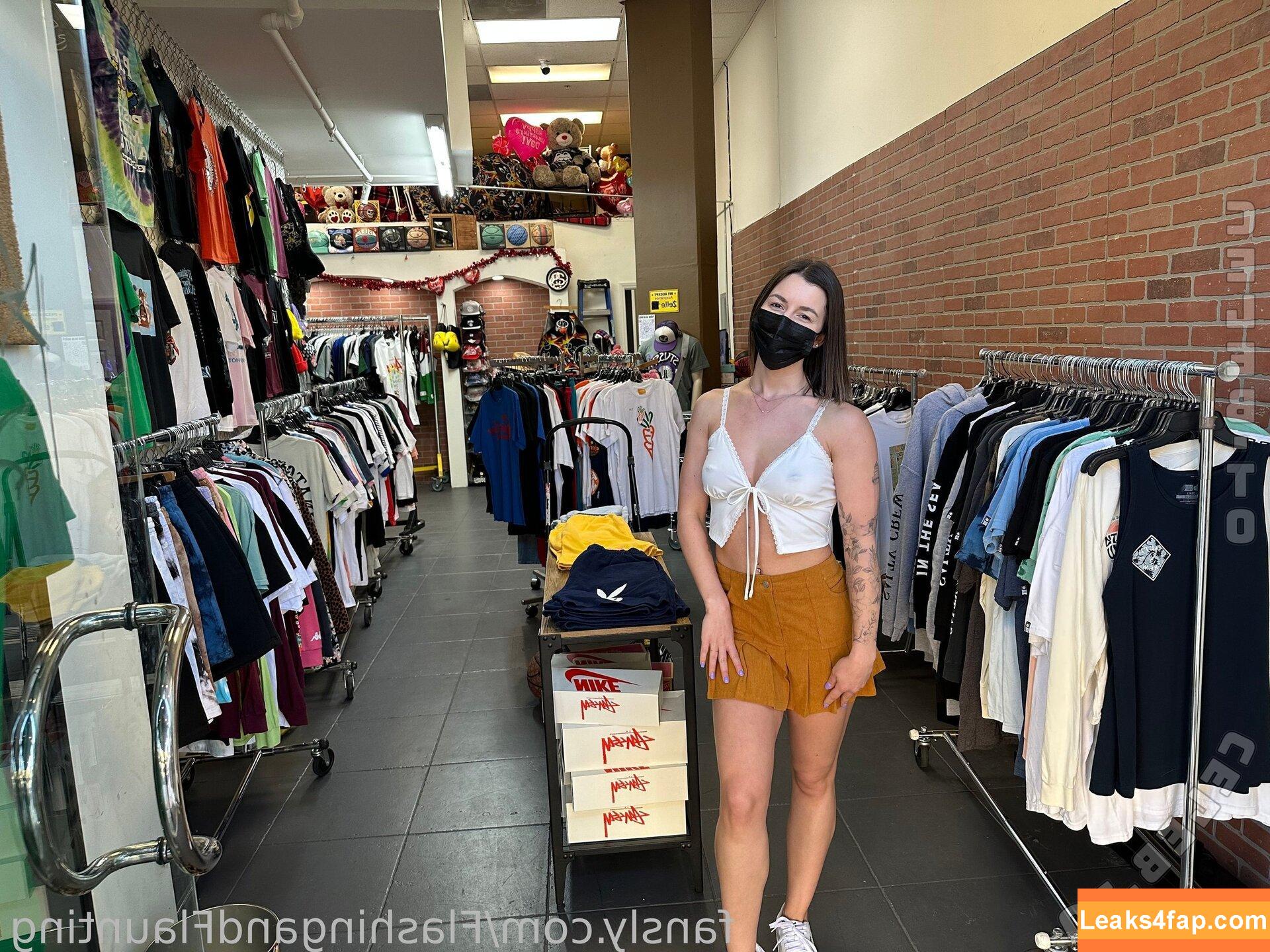 FlashingEmma / flashing_emma / https: leaked photo photo #0017