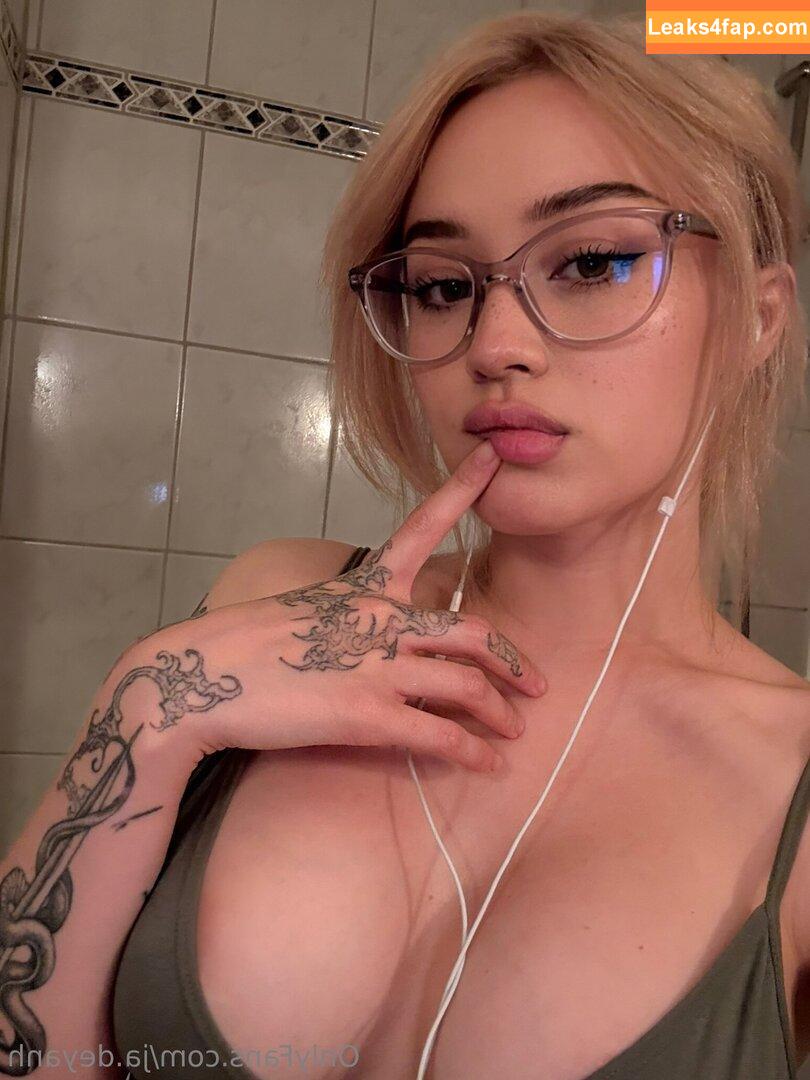 JadeyAnh / ja.dey / vylerria leaked photo photo #0006