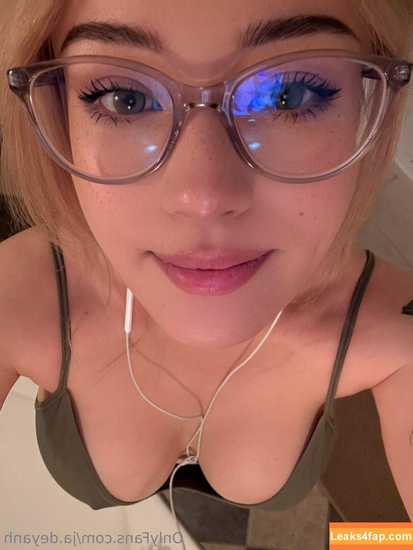 JadeyAnh / ja.dey / vylerria leaked photo photo #0009