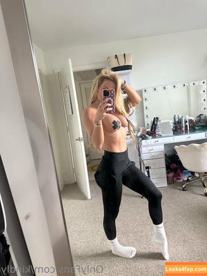 Kindly Myers photo #0003