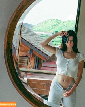 Sarah McDaniel photo #0011