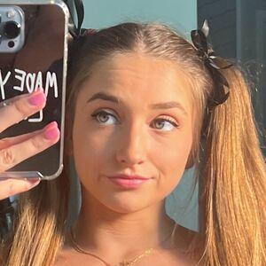 skylarmaexo photo #0002