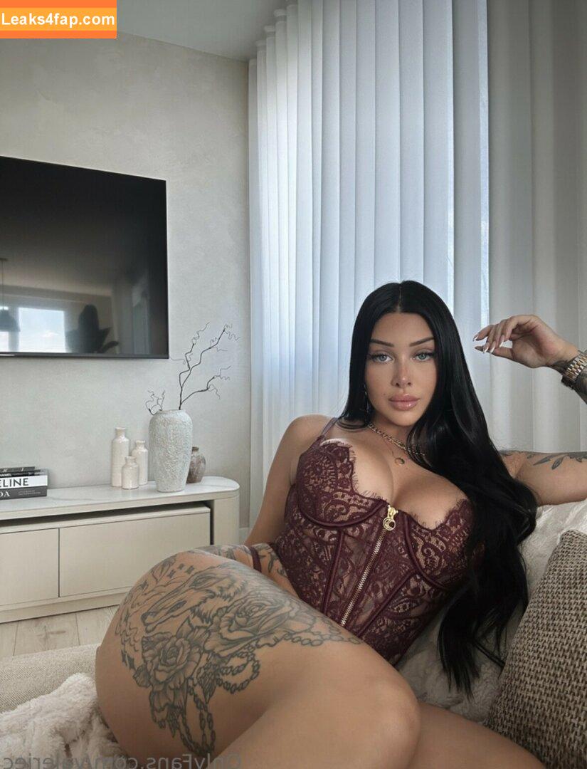 Valerie Cossette / valerie.c_ / valeriec / valeriecossett leaked photo photo #0003