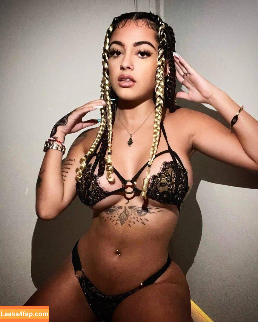 Malu Trevejo / https: / malutrevejo / malutrevejovip слитое фото фото #0036