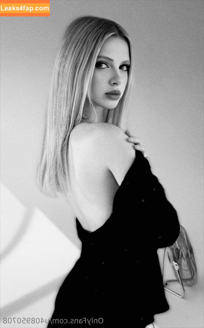 18y.o_anna / annaomusic leaked photo photo #0008