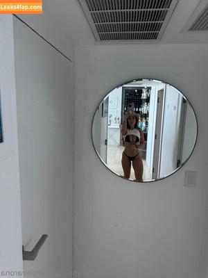 Angie Varona photo #0007