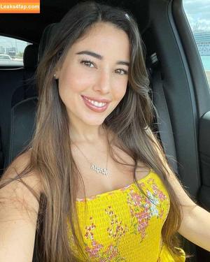 Angie Varona photo #0052