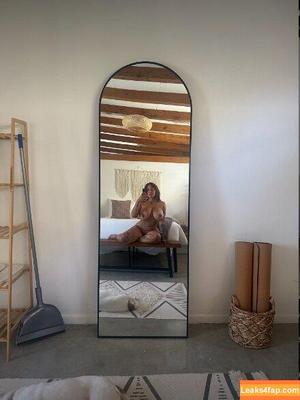 Emily Cheree photo #0002