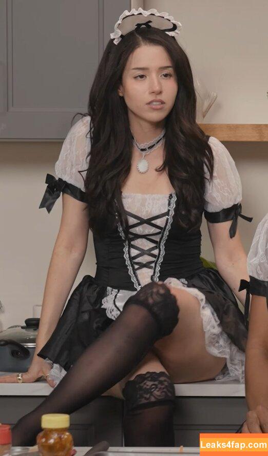 Pokimane / pokimanelol / pokinaneonlyfan leaked photo photo #0175